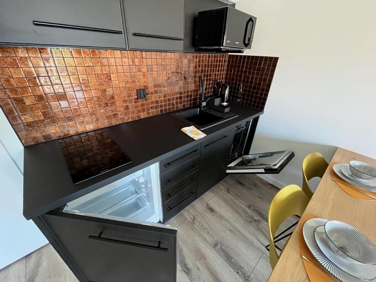 Port Stylowy Loft- W Cenie Klimatyzacja, Baseny, 2 Jacuzzi, Sauna, Szlafroki, Bawialnia Apartament Kołobrzeg