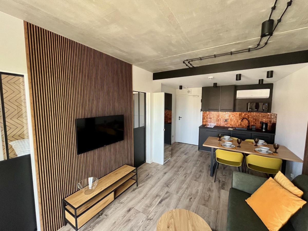 Port Stylowy Loft- W Cenie Klimatyzacja, Baseny, 2 Jacuzzi, Sauna, Szlafroki, Bawialnia Apartament Kołobrzeg