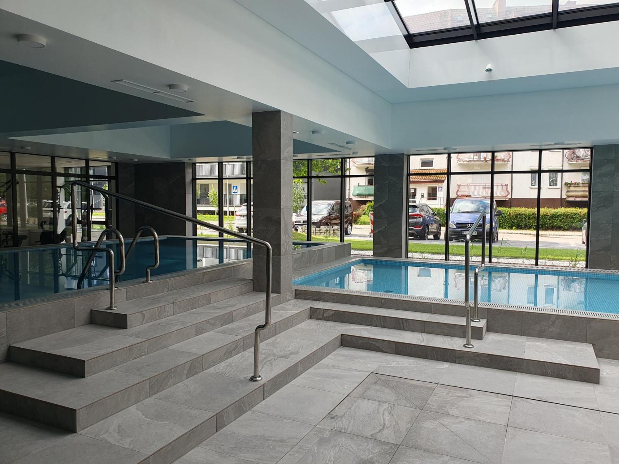 Apartament Port Stylowy Loft- W Cenie Klimatyzacja, Baseny, 2 Jacuzzi, Sauna, Szlafroki, Bawialnia *